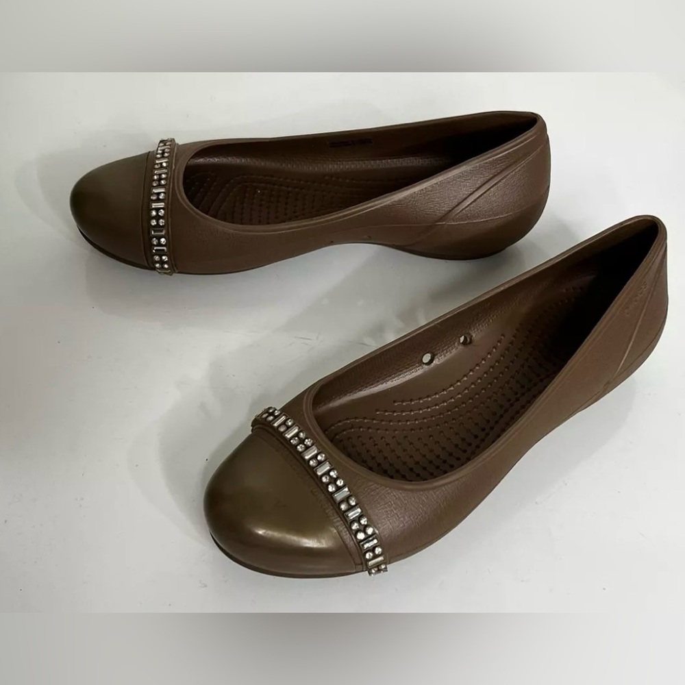 Crocs‎ Tan Rhinestone Slip On Women's Flats Size 8W - Picture 2 of 8